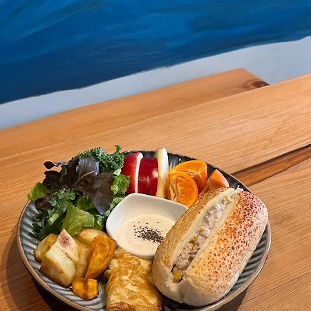 Taitung Sea Level Bed & Breakfast Екстериор снимка